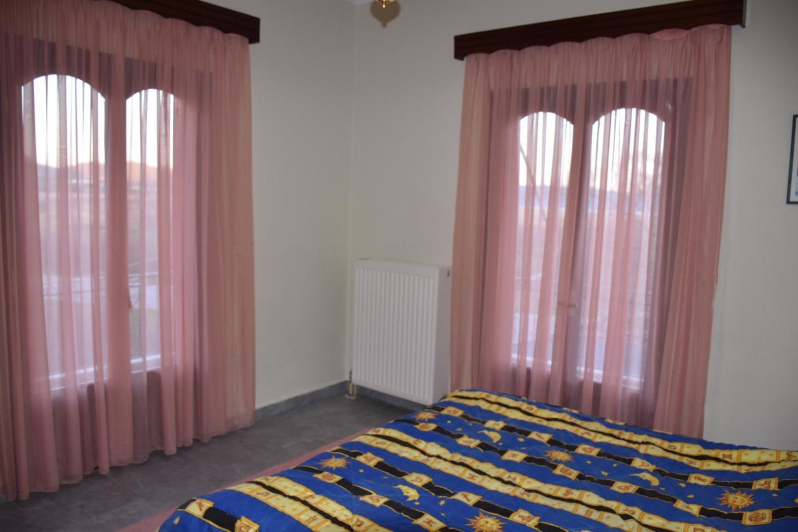Val'S Place Mytilene Bagian luar foto